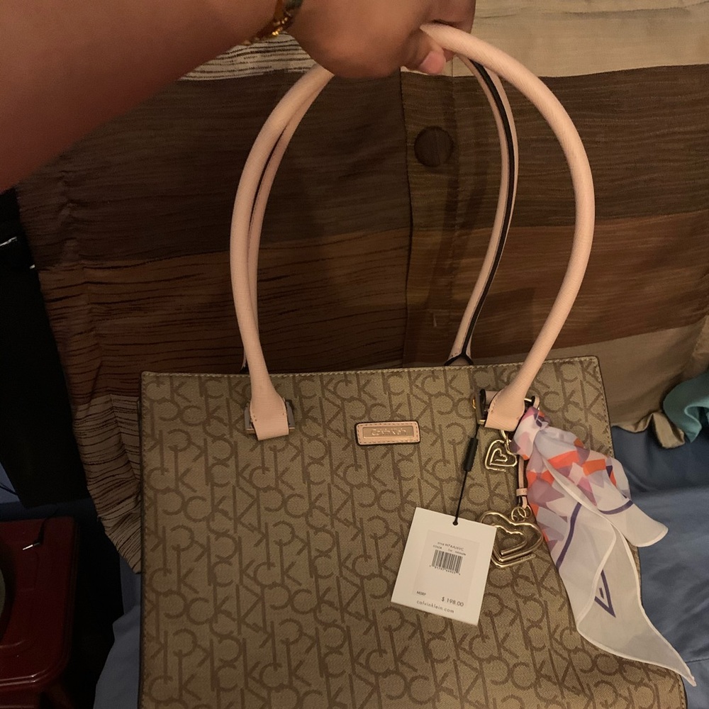 Nice size tote